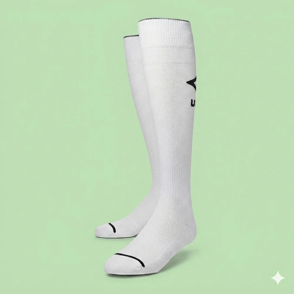 Umbro Soccer Socks Junior Size 3-9 White Lot of 3 Pairs NEW Athletic Youth
